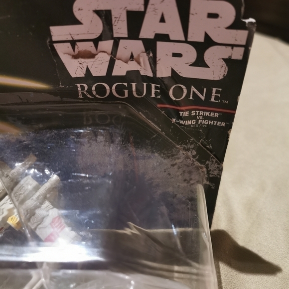 SEALED Star wars collectible rogue one the striker vs x wing fighter - Picture 5 of 8
